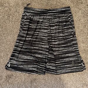 Nike shorts size XL